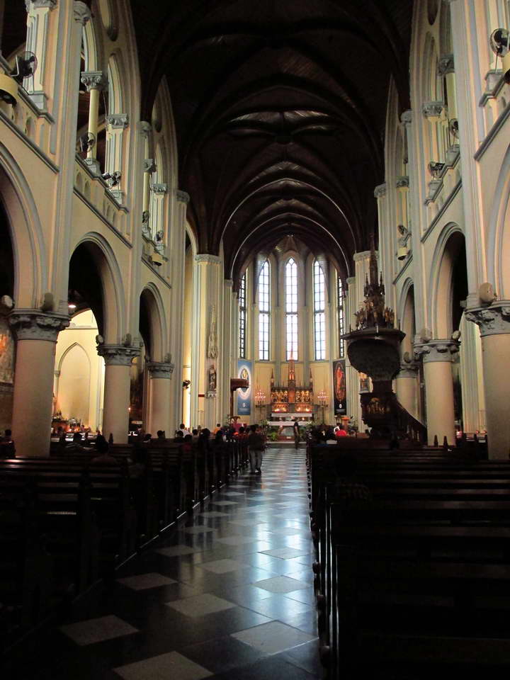 Jakarta_Cathedral_1.jpg