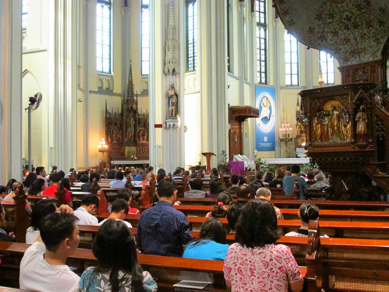 Jakarta_Cathedral_2.jpg