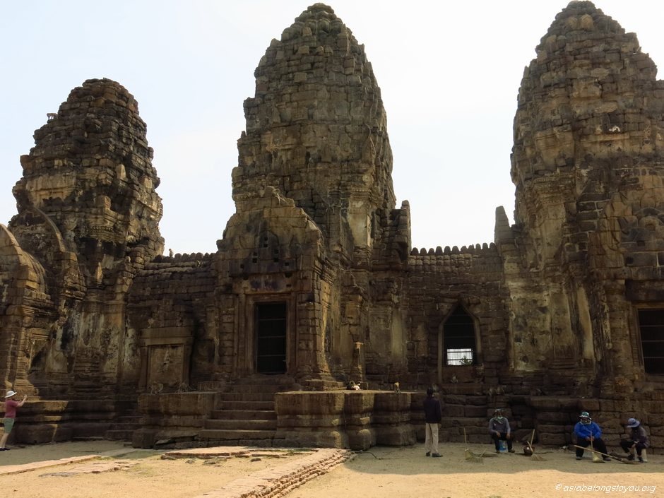 Пхра Пранг Сам Йот