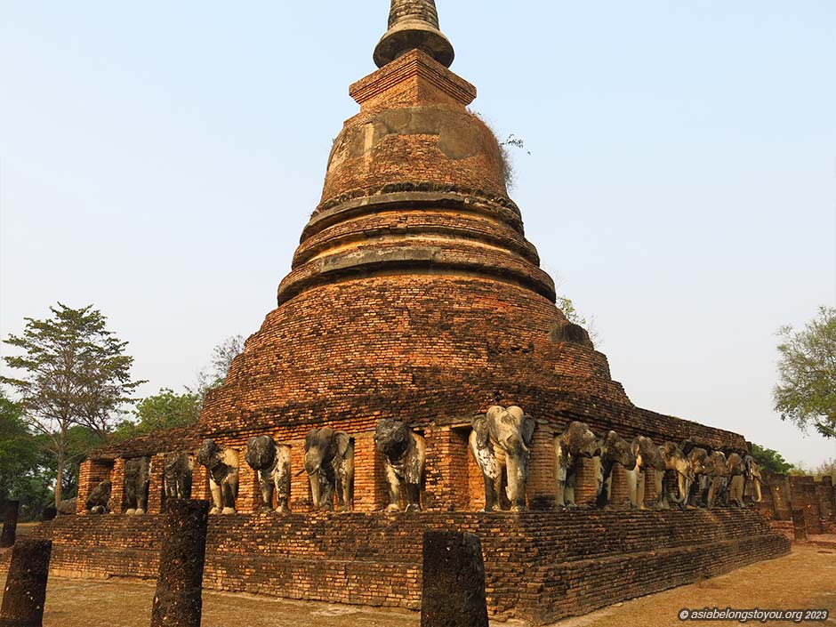 Ват Чанг Лом, Сукхотай