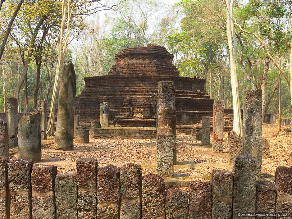 Ват Ма Муанг Нгам, ступа