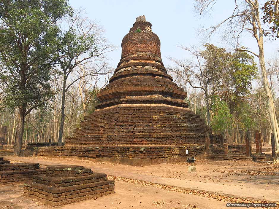 Ват Пхра Нон, чеди (ступа)