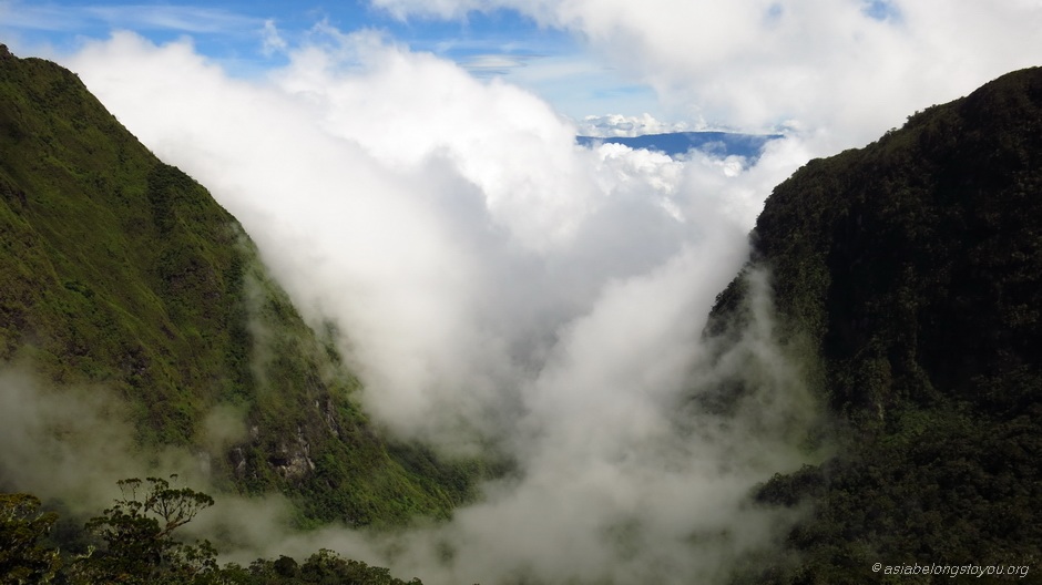 седловина между Mt.Kitanglad и Mt.Dulang-dulang